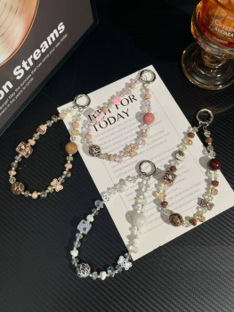 Брелок-подвеска арт. 209396 Кубик-бусина и кошка 1 шт цвета микс в пак.